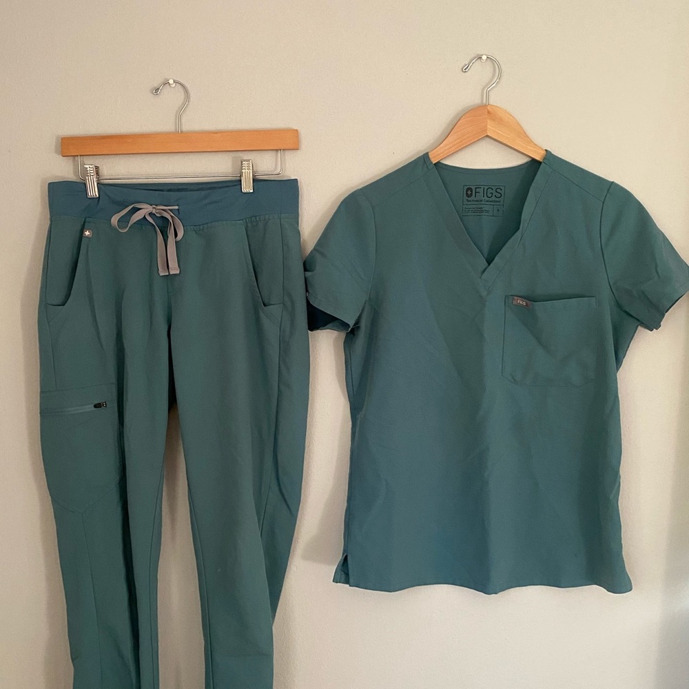 FIGS SCRUBS